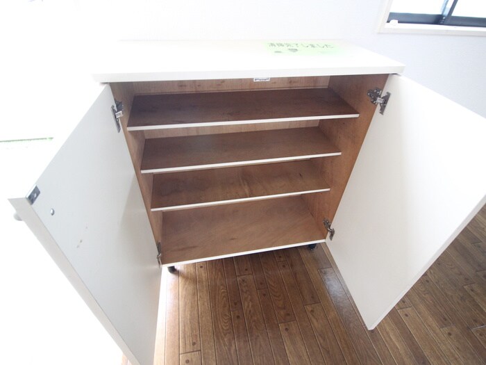 物件内観写真8　(靴箱)