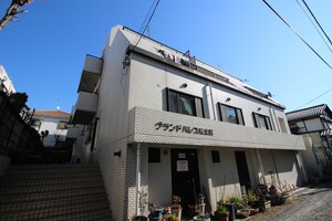 グランドパレス東北沢外観写真