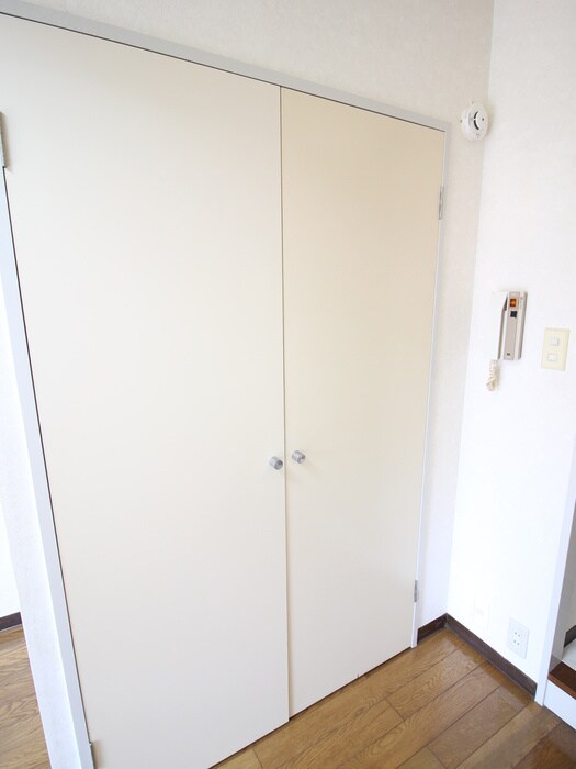 物件内観写真12　(収納)