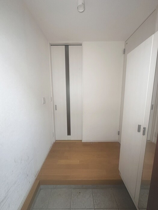物件内観写真8　(玄関)