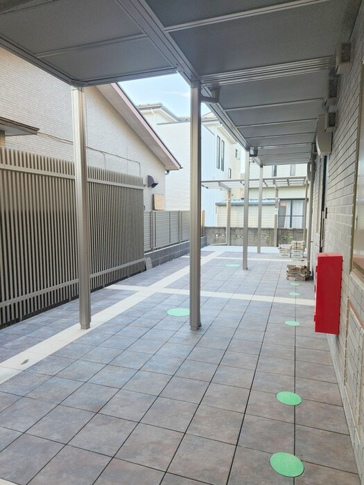 物件外観写真5　(エントランス部分)