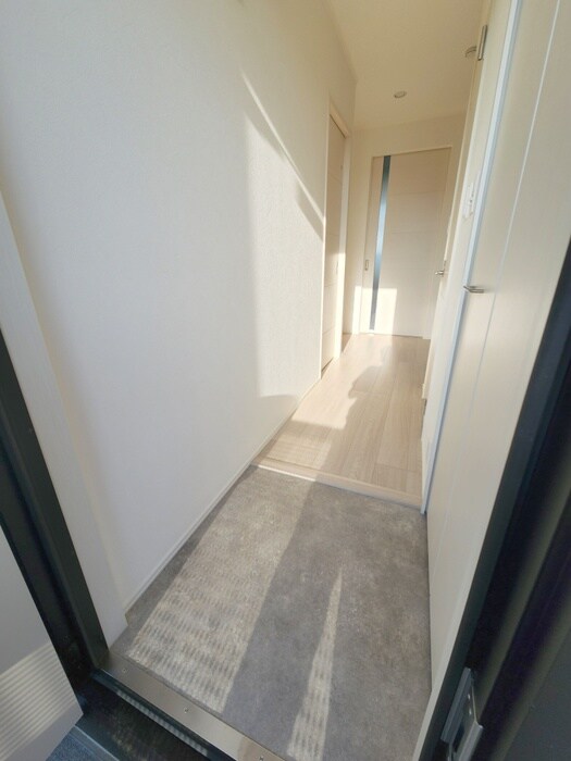 物件内観写真16　(玄関)