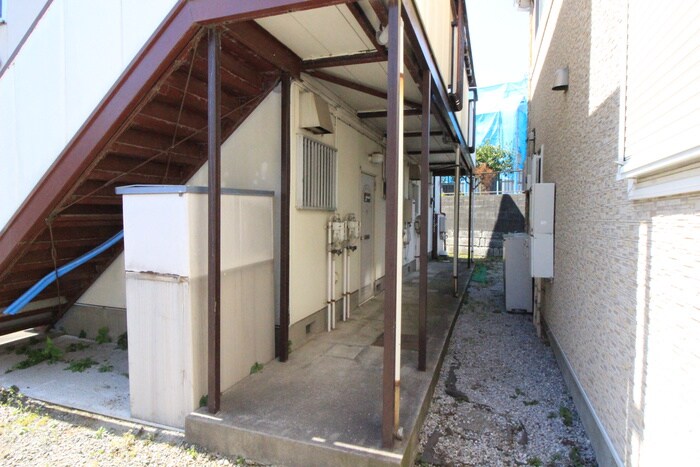 物件外観写真3　(エントランス部分)