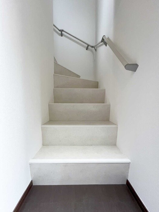 物件内観写真7　(玄関)