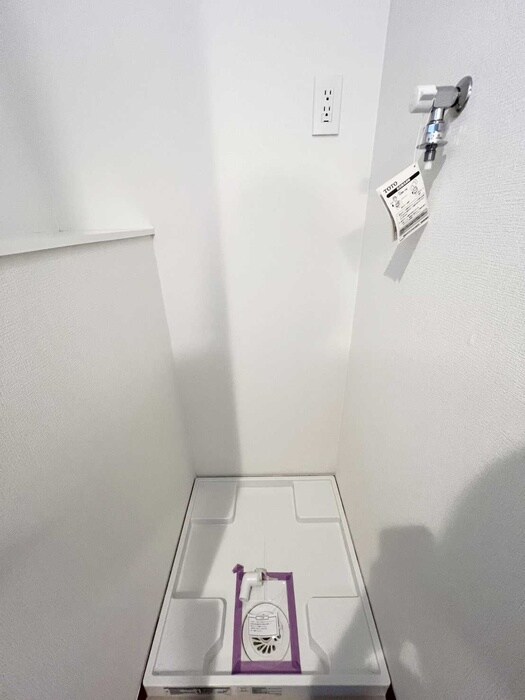 物件内観写真12　(洗濯機置場)