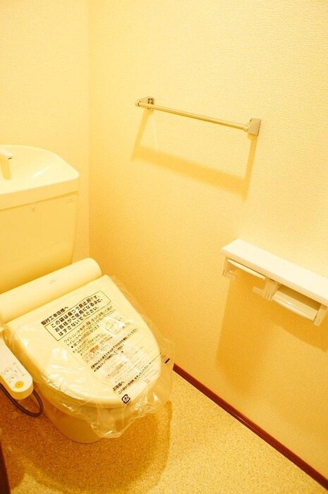 物件内観写真8　(トイレ)