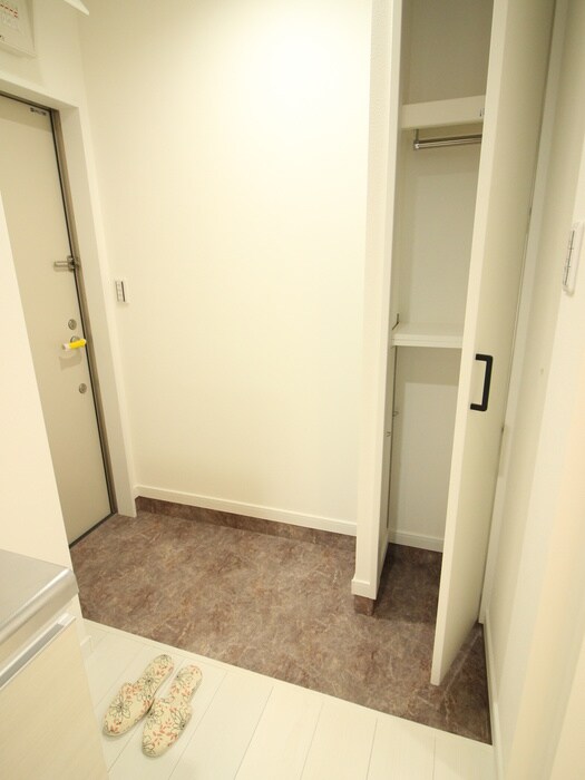 物件内観写真15　(玄関)