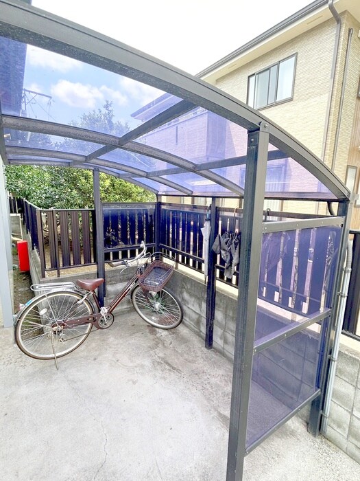物件外観写真3　(駐輪場)