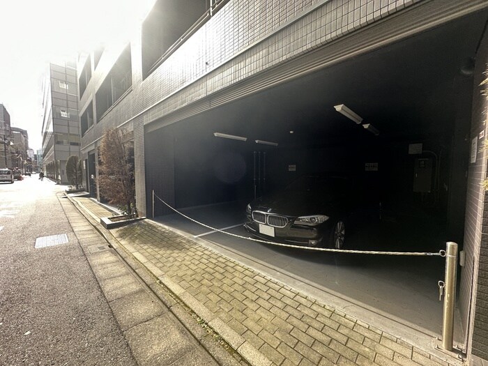 物件外観写真4　(駐車場)