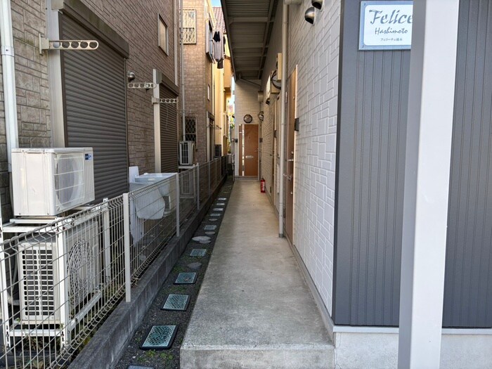 物件外観写真4　(エントランス部分)