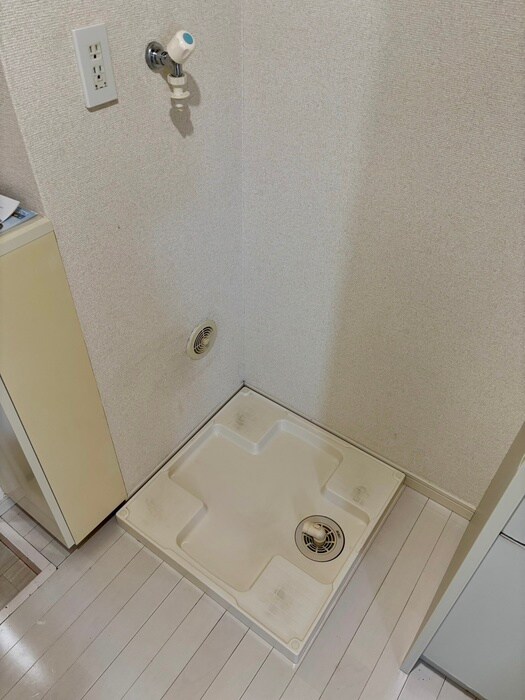 物件内観写真14　(洗濯機置場)