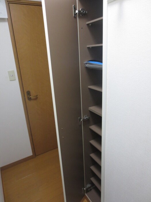 物件内観写真15　(靴箱)