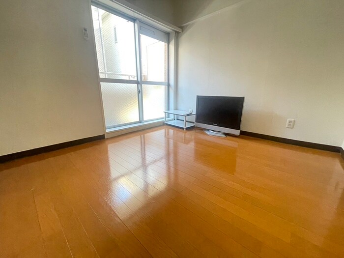 物件内観写真2　(居室)