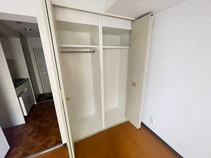 物件内観写真3　(収納)