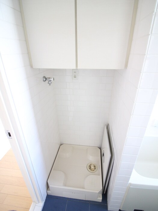 物件内観写真17　(洗濯機置場)