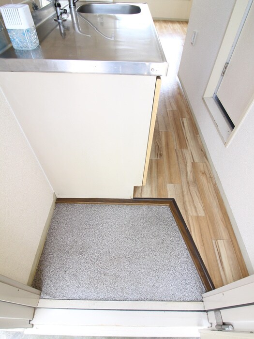 物件内観写真13　(玄関)