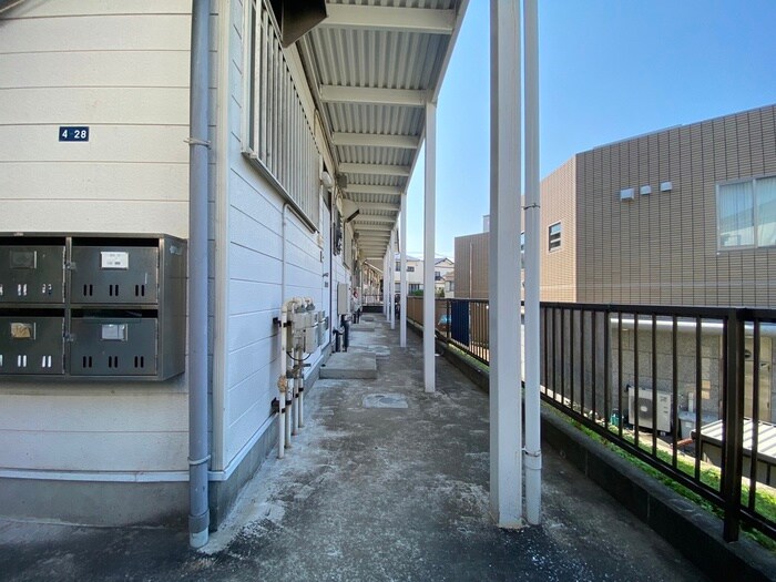 物件外観写真5　(エントランス部分)