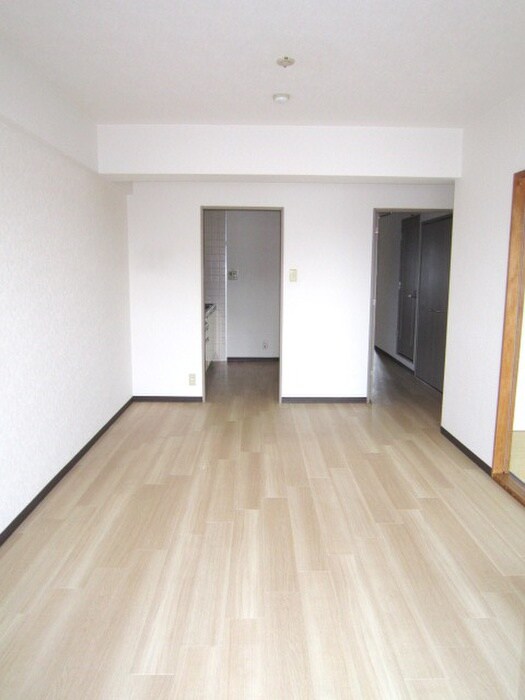 物件内観写真4　(居室)