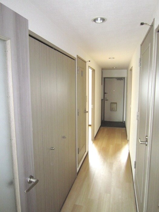 物件内観写真10　(廊下)