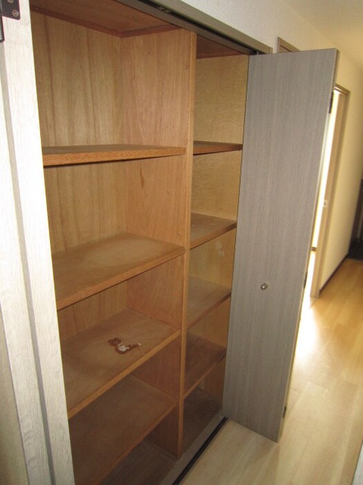 物件内観写真15　(収納)