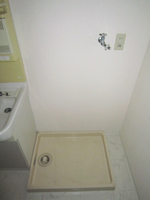 物件内観写真17　(洗濯機置場)