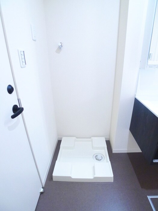 物件内観写真11　(洗濯機置場)