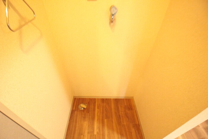 物件内観写真11　(洗濯機置場)