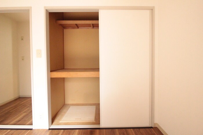 物件内観写真12　(収納)