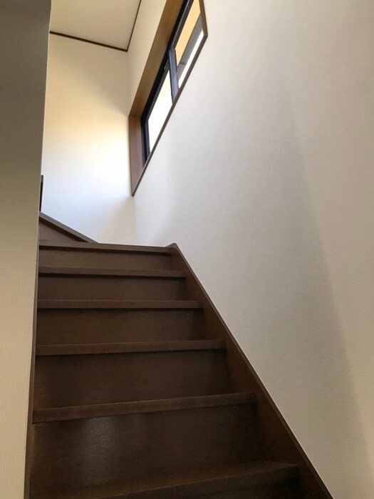 物件内観写真11　(玄関)