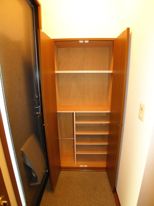 物件内観写真9　(靴箱)