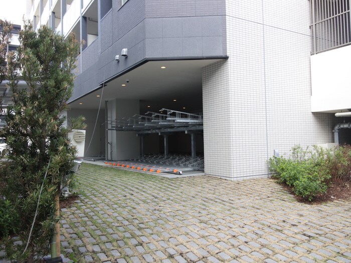 物件外観写真5　(駐輪場)