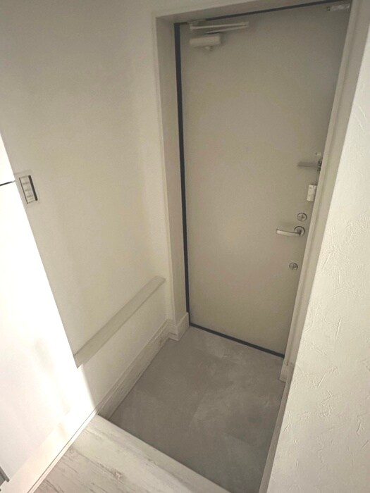 物件内観写真7　(玄関)