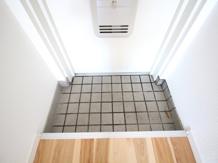 物件内観写真16　(玄関)