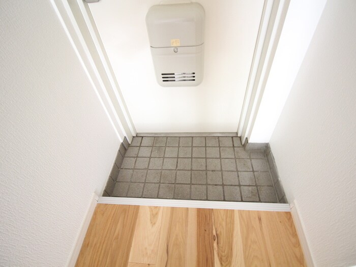 物件内観写真17　(玄関)