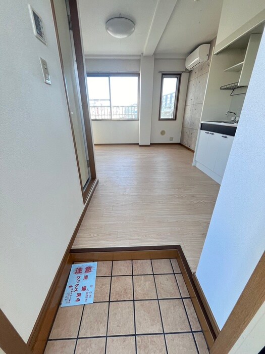 物件内観写真17　(玄関)