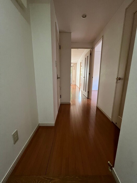 物件内観写真21　(廊下)