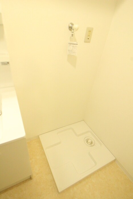 物件内観写真12　(洗濯機置場)