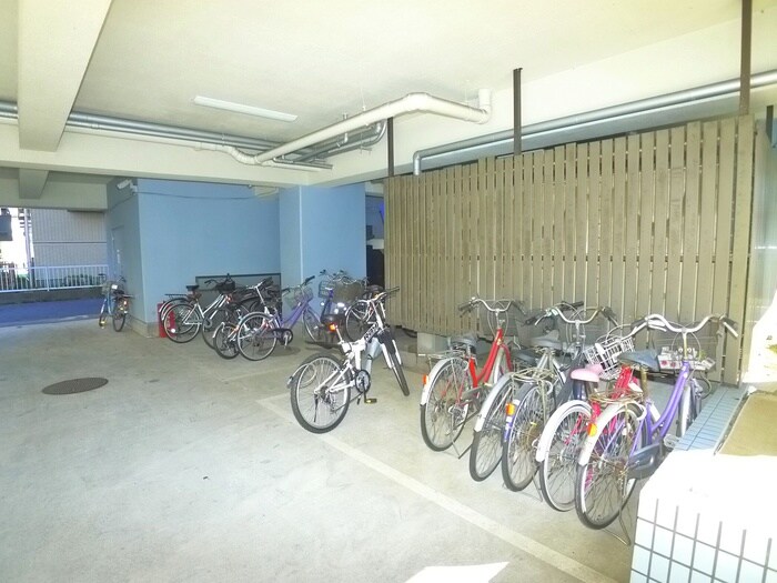 物件外観写真3　(駐輪場)