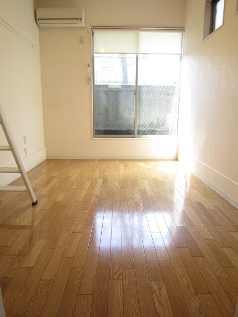物件内観写真4　(居室)