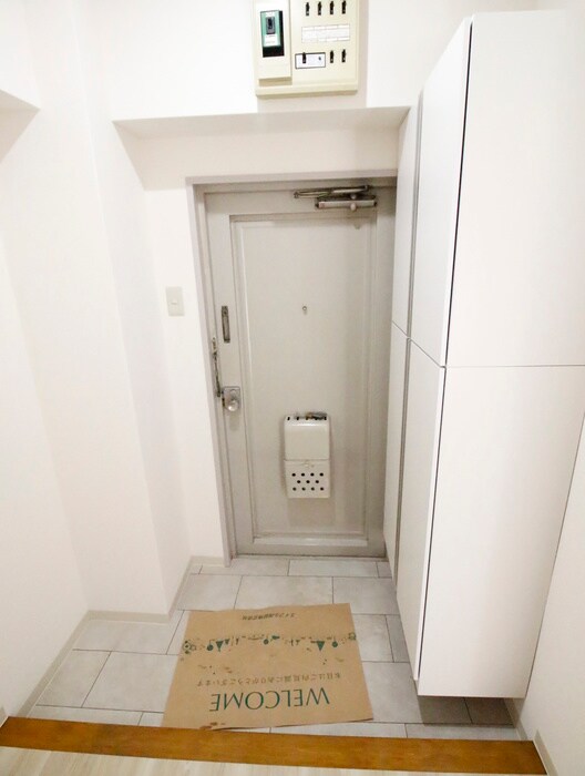 物件内観写真16　(玄関)