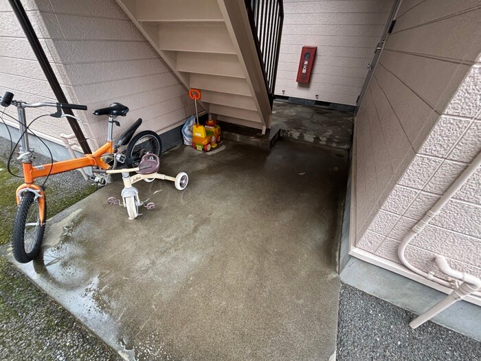 物件外観写真5　(エントランス部分)