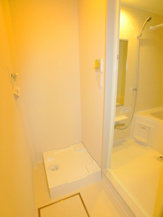 物件内観写真17　(洗濯機置場)