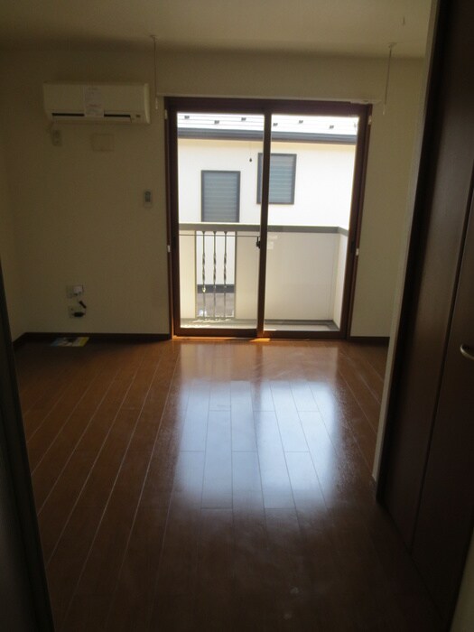 物件内観写真4　(居室)