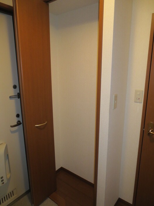 物件内観写真8　(収納)