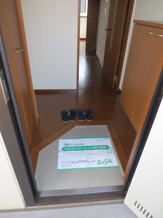 物件内観写真11　(玄関)