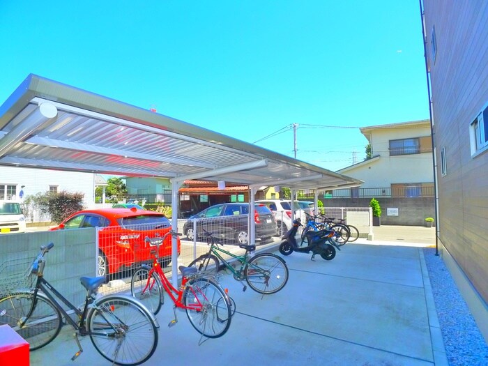 物件外観写真3　(駐輪場)