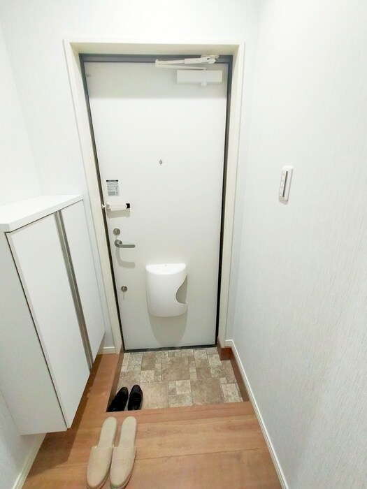 物件内観写真15　(玄関)