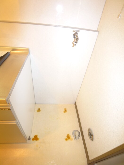 物件内観写真7　(洗濯機置場)