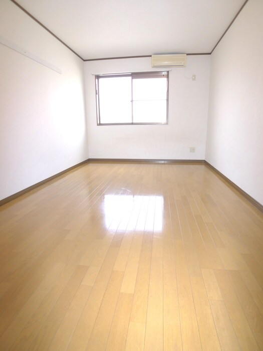 物件内観写真9　(居室)