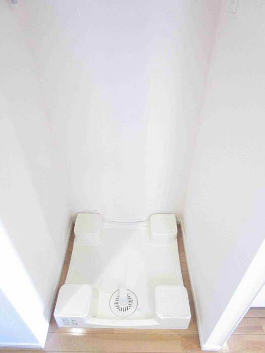 物件内観写真9　(洗濯機置場)